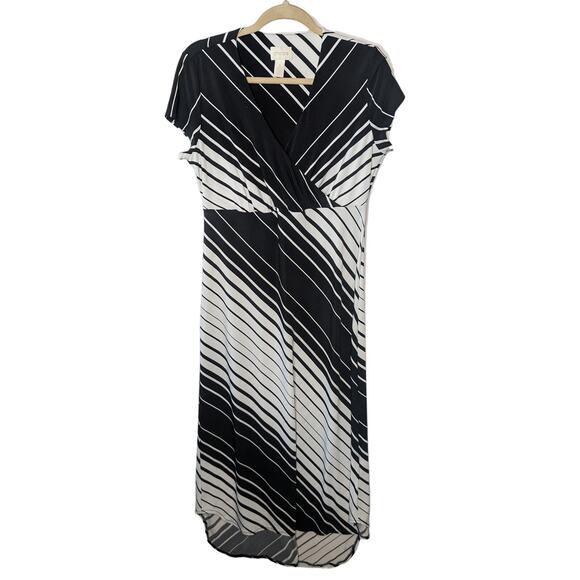 CHICOS Black and White Stripes Geometrical Max Dress Women's Size 1 / Small - Picture 1 of 5